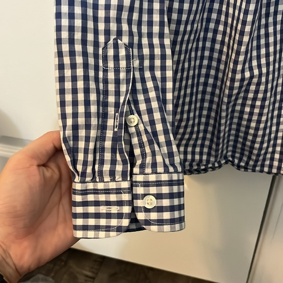 Vineyard Vines whale shirt - Picture 5 of 5